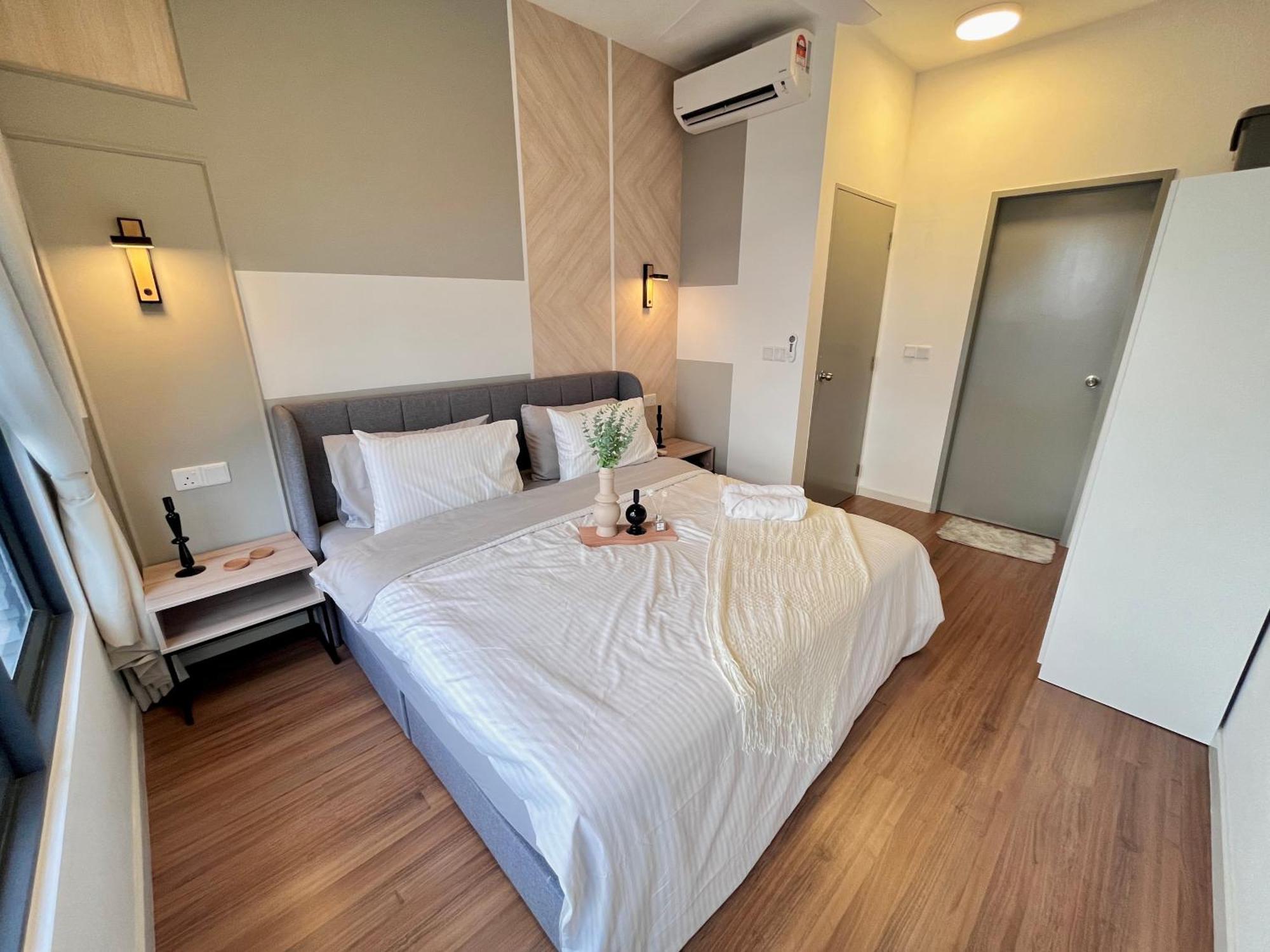 Green Park Olympic Pool Double Story Gym Mrt Lrt Apartment *